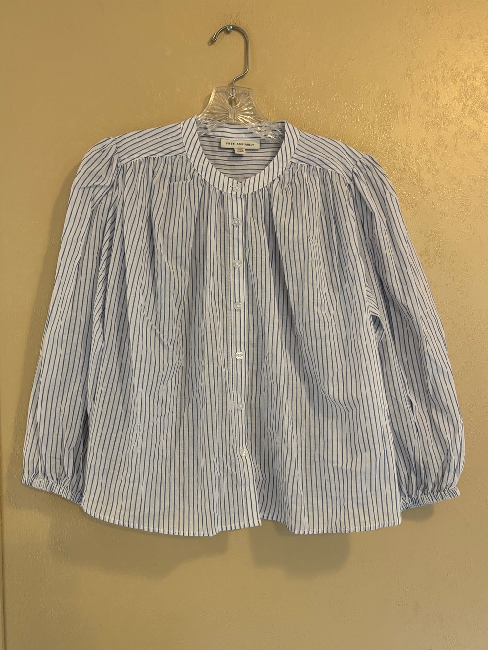 NWT Free Assembly Women's Shirred Cotton Button Down Blouse sz XS 0-2
